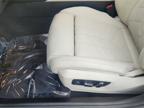 Used 2025 BMW i5 xDrive40 image 35