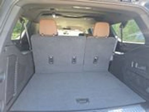 Used 2024 Chevrolet Suburban High Country w/ Advanced Technology Package AWD/4WD image 6