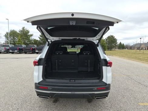 Used 2025 Buick Enclave Preferred w/ LPO, Floor Liner Package image 10