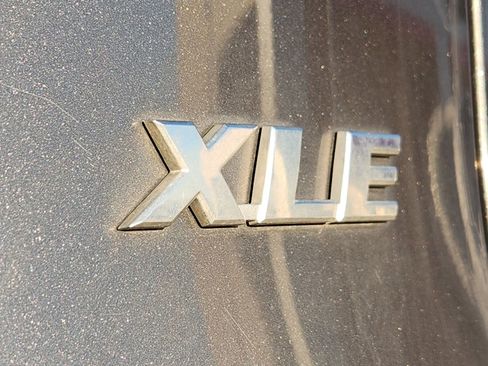 Used 2023 Toyota RAV4 XLE Premium image 13