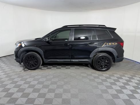 Used 2023 Honda Passport TrailSport image 2