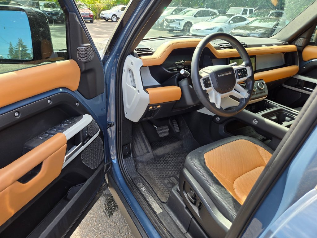 Used 2024 Land Rover Defender 110 X-Dynamic SE AWD/4WD image 19