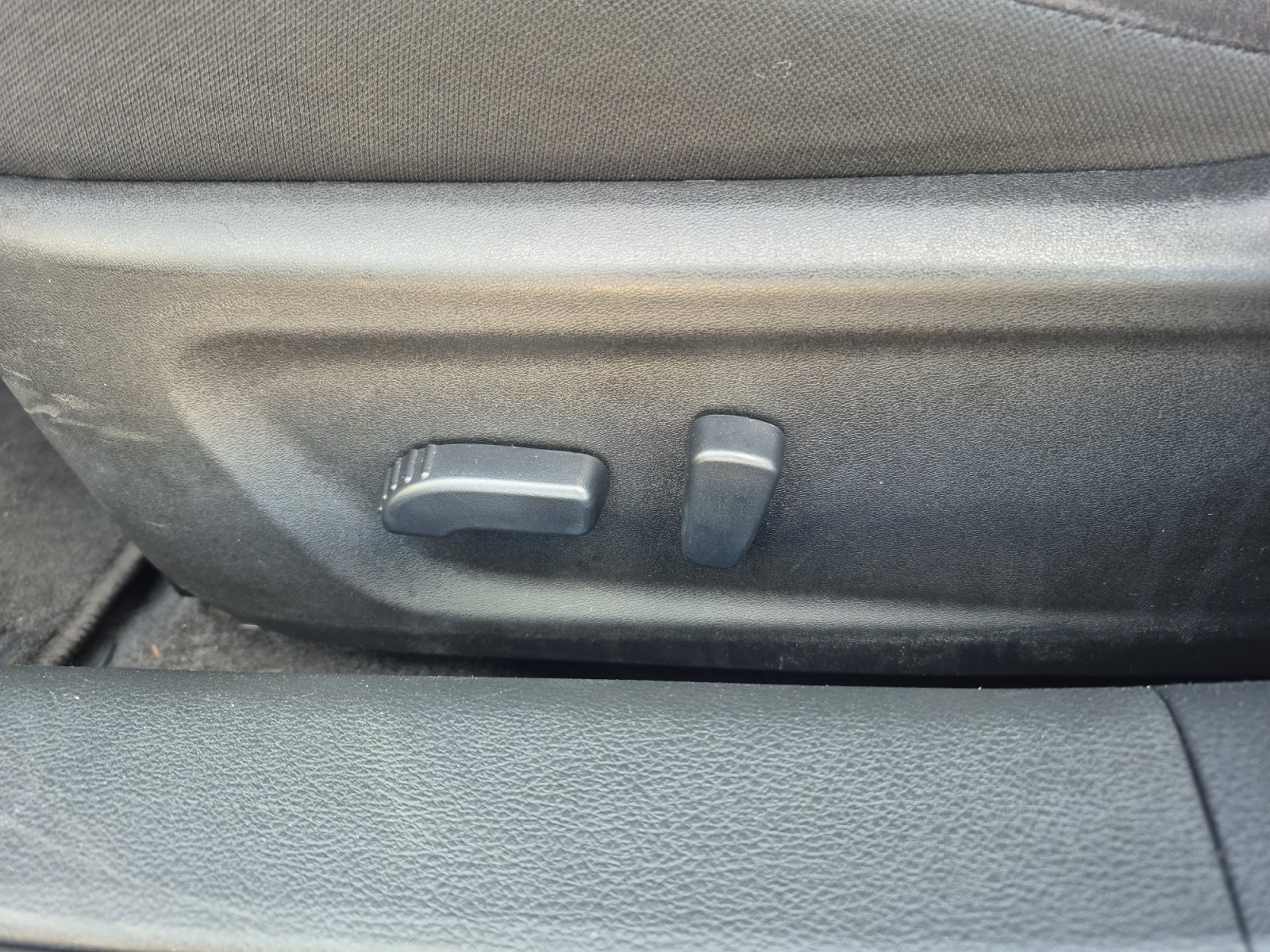 Used 2025 Nissan Altima 2.5 SV FWD image 13
