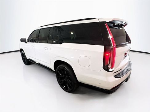 Used 2023 Cadillac Escalade ESV Sport Platinum w/ LPO, ONYX Package AWD/4WD image 33