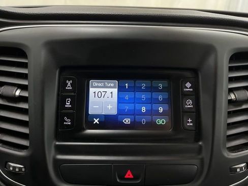 Used 2015 Chrysler 200 Limited w/ Convenience Group image 35