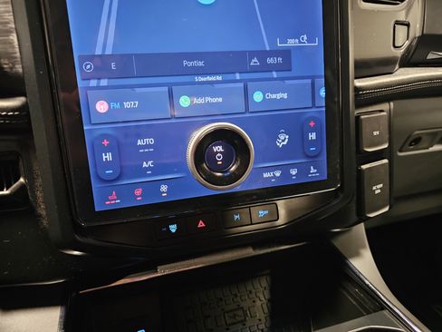 Used 2024 Ford F150 Lightning Flash image 26