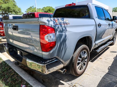 Used 2020 Toyota Tundra SR5 w/ SR5 Leather Package image 8