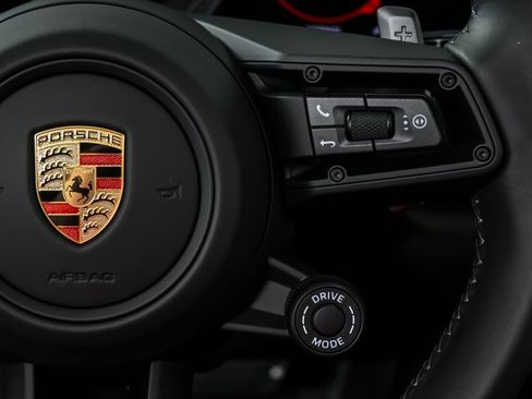 Certified 2024 Porsche 911 image 11