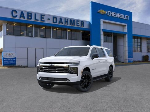 New 2026 Chevrolet Suburban LT w/ Comfort Package AWD/4WD image 22