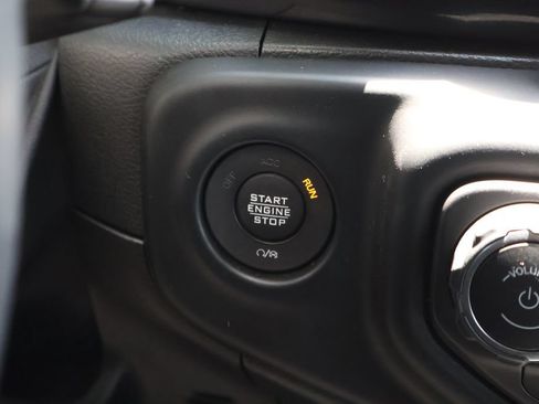 Used 2021 Jeep Wrangler Unlimited Sahara AWD/4WD image 29