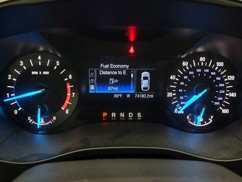 Used 2016 Ford Fusion SE w/ Equipment Group 202A image 23