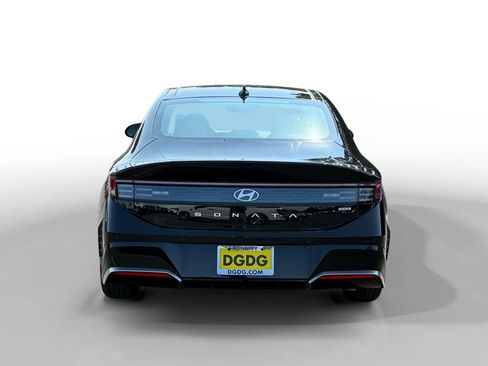 New 2025 Hyundai Sonata Limited image 4
