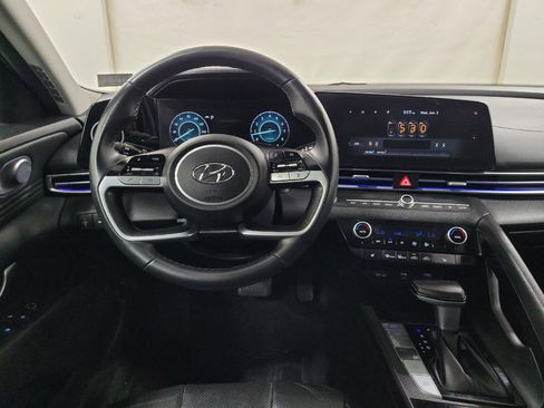 Used 2021 Hyundai Elantra Limited FWD image 22