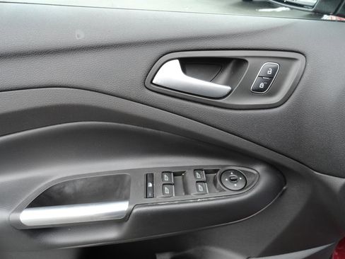 Used 2019 Ford Escape SEL image 10