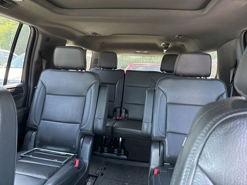 Used 2022 GMC Yukon XL Denali AWD/4WD image 13
