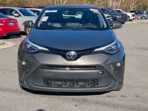 Used 2021 Toyota C-HR XLE image 8