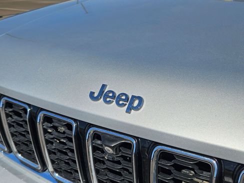 Used 2022 Jeep Grand Cherokee L Limited w/ Luxury Tech Group II AWD/4WD image 10