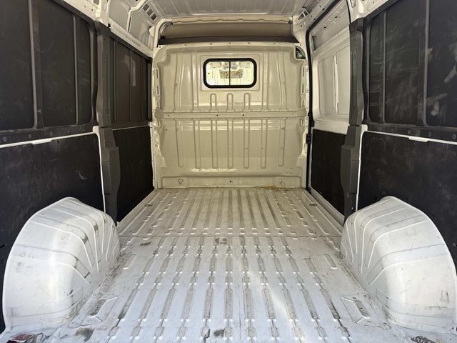 Used 2025 RAM ProMaster 2500 w/ Convenience Group FWD image 9