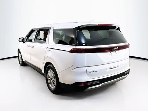 Used 2023 Kia Carnival LX image 7
