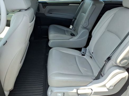 Used 2023 Honda Odyssey Touring image 12