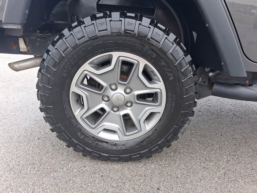 Used 2016 Jeep Wrangler Unlimited Rubicon w/ Connectivity Group AWD/4WD image 20