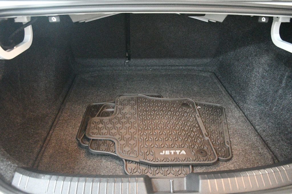 Used 2020 Volkswagen Jetta SEL Premium FWD image 72
