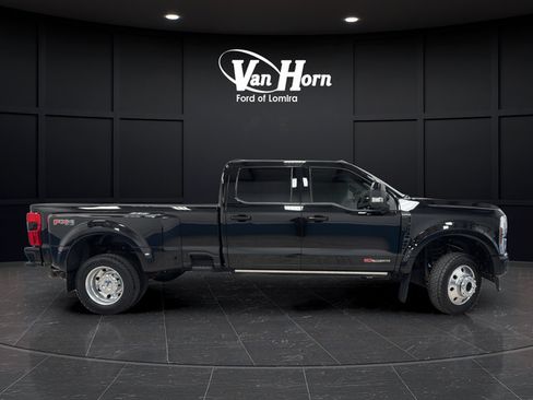 Used 2025 Ford F450 Platinum w/ FX4 Off-Road Package AWD/4WD image 8