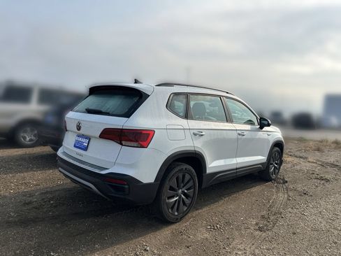 Used 2023 Volkswagen Taos S FWD image 3