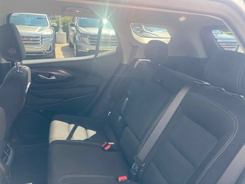 Used 2024 GMC Terrain SLE w/ Driver Convenience Package AWD/4WD image 17