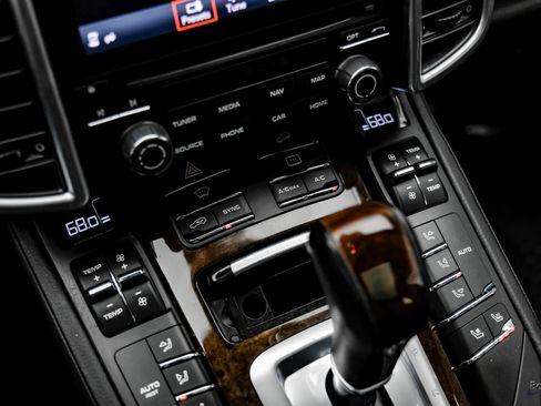 Used 2017 Porsche Cayenne S image 57