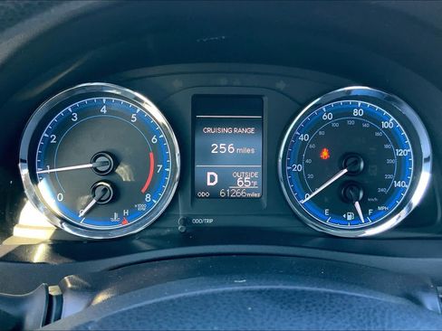 Used 2017 Toyota Corolla LE FWD image 24