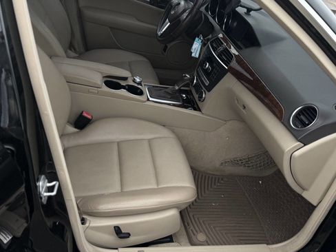 Used 2013 Mercedes-Benz C 300 4MATIC Sedan image 17
