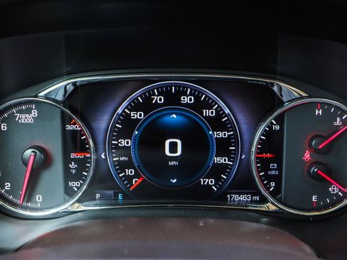 Used 2018 GMC Acadia Denali w/ Technology Package AWD/4WD image 7