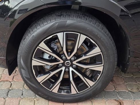 Certified 2023 Volvo XC60 B5 Core w/ Climate Package AWD/4WD image 13