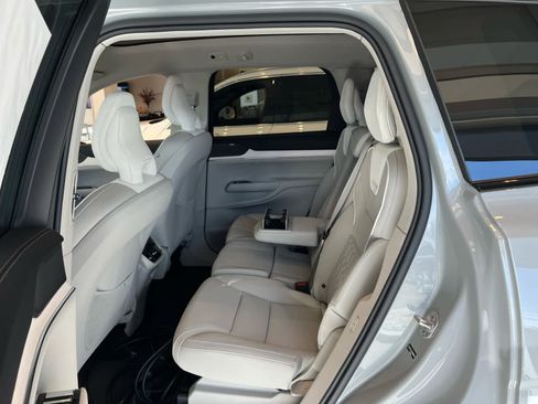 New 2025 Volvo EX90 Ultra image 29