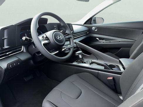 Used 2026 Hyundai Elantra SE w/ Cargo Package image 13