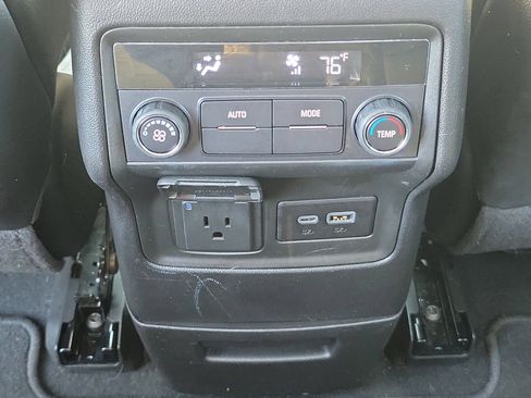 Used 2023 GMC Acadia SLT image 20