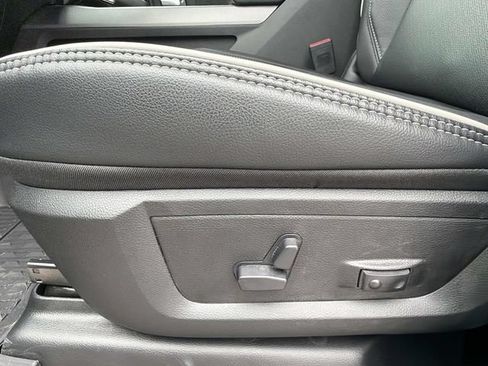 Used 2026 RAM 2500 Laramie AWD/4WD image 25