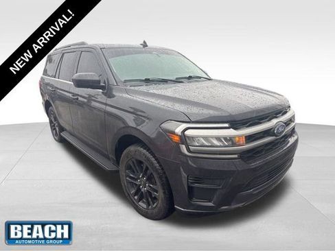 Used 2024 Ford Expedition XLT image 1