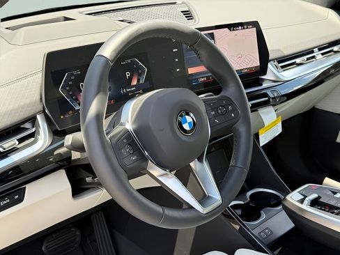 New 2026 BMW X2 xDrive28i w/ Technology Package AWD/4WD image 13