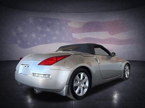 Used 2004 Nissan 350Z Touring RWD image 5