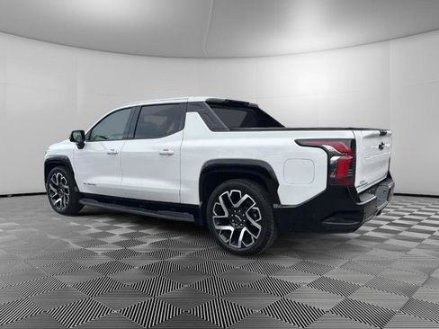 Used 2024 Chevrolet Silverado EV RST image 3