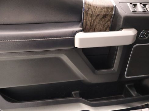 Used 2019 Ford F350 Lariat w/ Chrome Package image 16