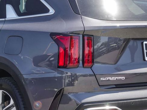 Certified 2023 Kia Sorento SX Prestige AWD/4WD image 6
