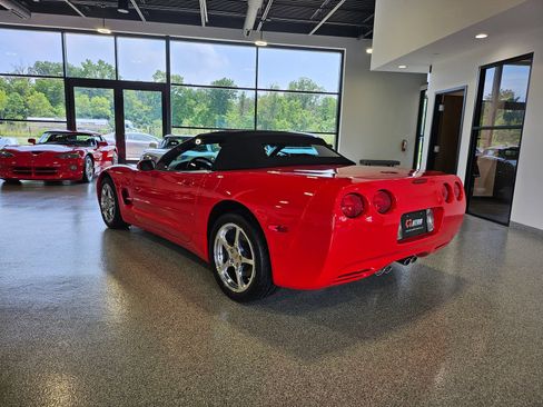 Used 2002 Chevrolet Corvette Convertible w/ Preferred Equipment Group2 RWD image 16