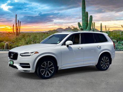 Used 2017 Volvo XC90 T6 Momentum w/ Vision Package AWD/4WD image 7