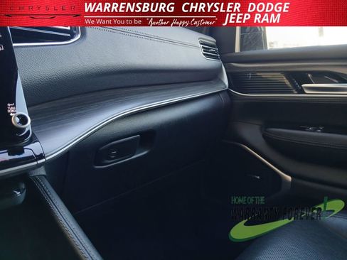 Used 2024 Jeep Wagoneer L Series II w/ Flexible Seating Group image 28