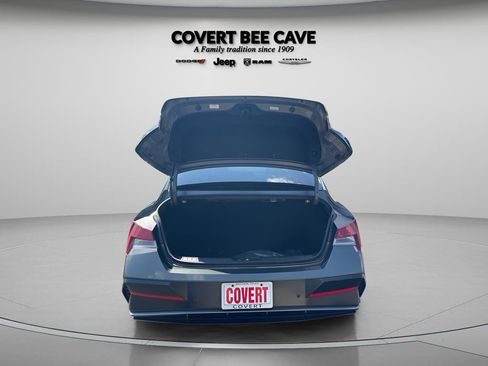 Used 2024 Hyundai Elantra Limited image 28