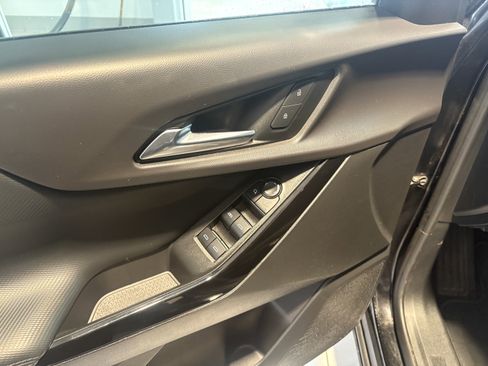 Used 2025 Chevrolet Equinox LT image 8