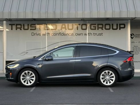 Used 2018 Tesla Model X 75D AWD/4WD image 8